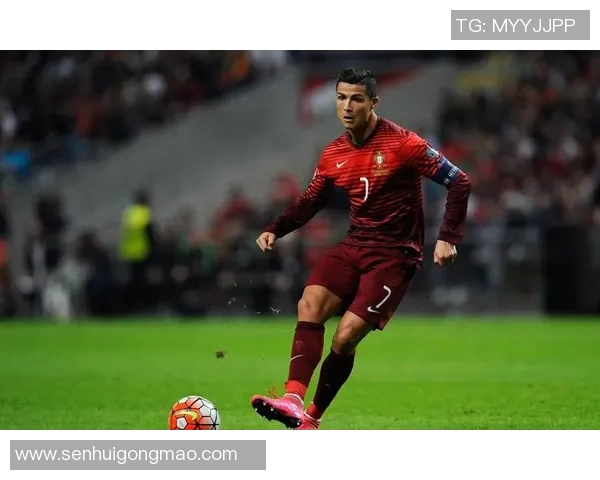 全球足球巨星排名盘点：从梅西到C罗谁才是历史第一人